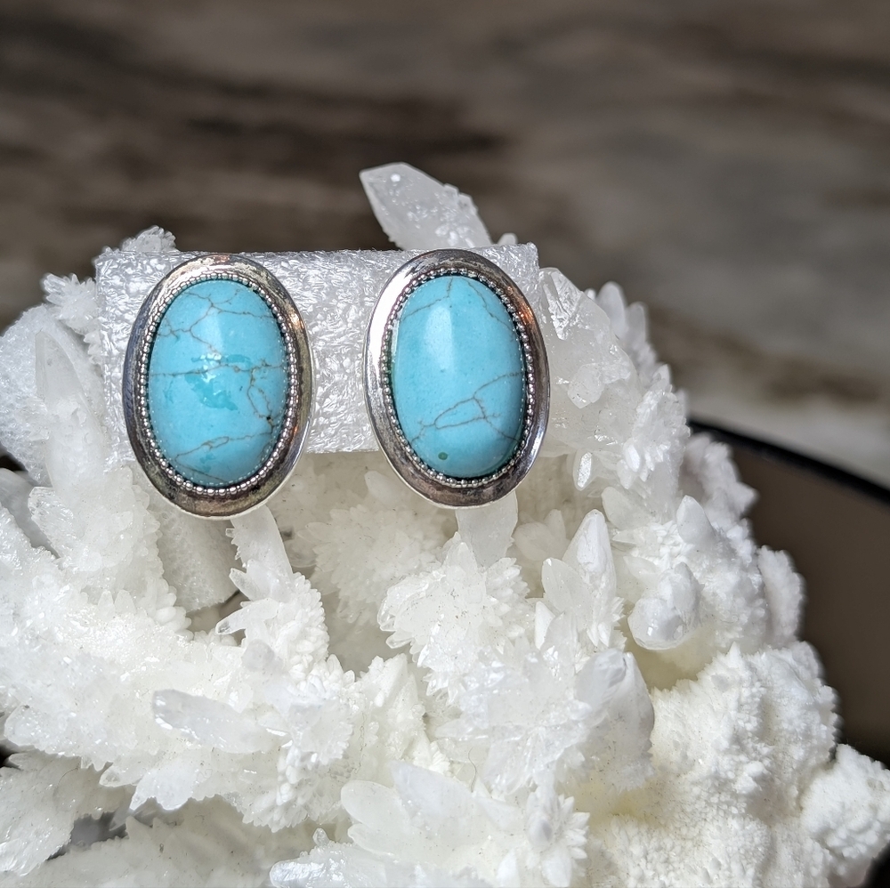 Vintage Clip On Turquoise Earrings - Picture 3 of 6